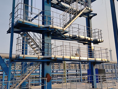 潍坊弘润石化项目锅炉平台栏杆安装